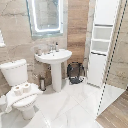 Homey 1br In Tarxien With Sofa Bed & Ac Apartmán